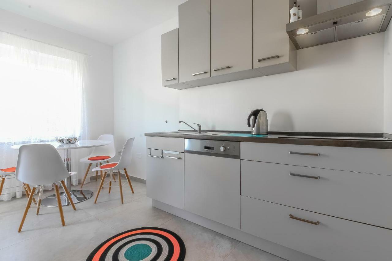 Saten Suite Apartment Near The Beach 波雷奇 外观 照片